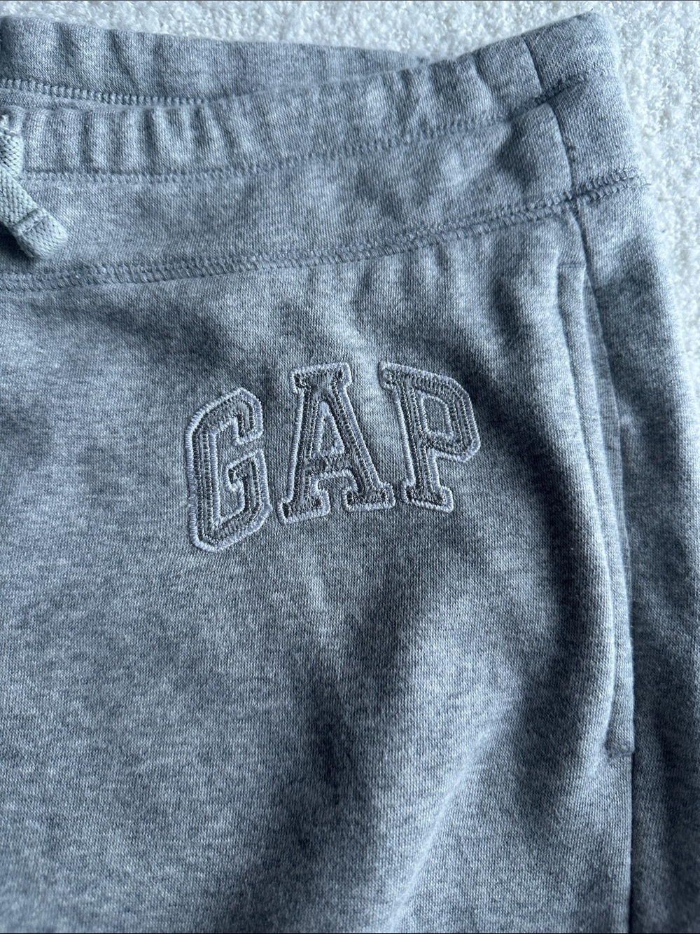 GAP Light Gray Fleece women’s Joggers size M - Picture 4 of 10